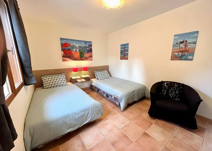 Tango - Les Petites Ecuries * Marseillette